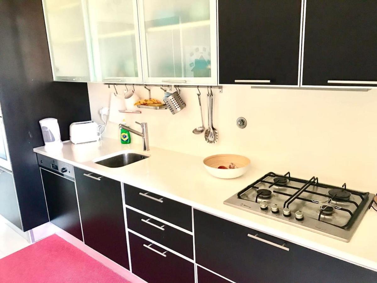 Luxury Part Of The - Modern With Airconditioning - Near Subway Lejlighed *